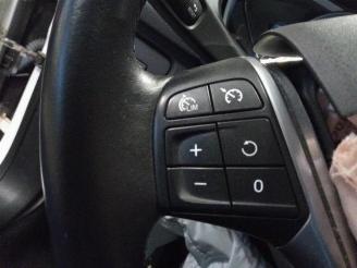 Volvo V-40 V40 (MV), Hatchback 5-drs, 2012 / 2019 2.0 D2 16V picture 33