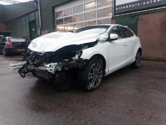 Volvo V-40 V40 (MV), Hatchback 5-drs, 2012 / 2019 2.0 D2 16V picture 3