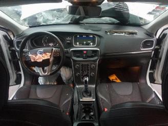 Volvo V-40 V40 (MV), Hatchback 5-drs, 2012 / 2019 2.0 D2 16V picture 20