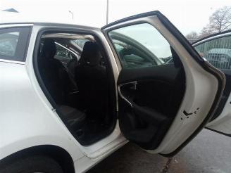 Volvo V-40 V40 (MV), Hatchback 5-drs, 2012 / 2019 2.0 D2 16V picture 18