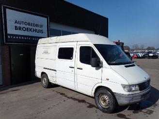 Vrakbiler auto Mercedes Sprinter Sprinter 2t (901/902), Bus, 1995 / 2006 210D 1998/3