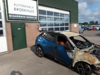 Coche siniestrado Peugeot 2008 2008 (UD/UK/UR/US/UX), MPV, 2019 e-2008 50 kWh 2020/9