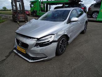 Volvo V-40 2.0 D picture 3
