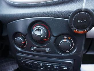 Renault Clio 1.5 dCi picture 9