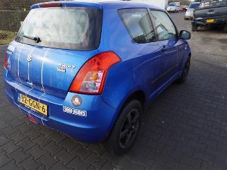 Suzuki Swift 1.3 16v picture 1
