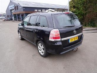 Opel Zafira 2.2 16v picture 2