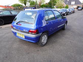 Coche siniestrado Renault Clio RN 1.2 1997/1