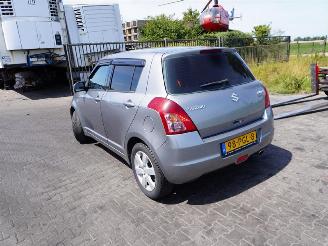 Suzuki Swift 1.3 picture 2