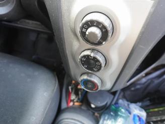 Toyota Yaris 1.0 12v picture 6