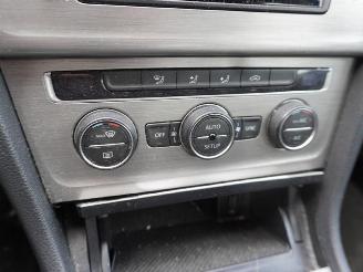 Volkswagen Golf 1.6 TDi picture 8