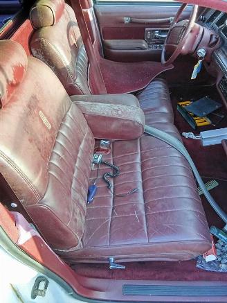 Lincoln Town Car 4.9 picture 6