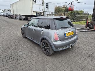 Mini Cooper S 1.6 16V (W11-B16A) picture 2