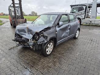 Suzuki Swift  picture 3