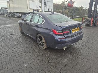 BMW 3-serie 330e picture 2