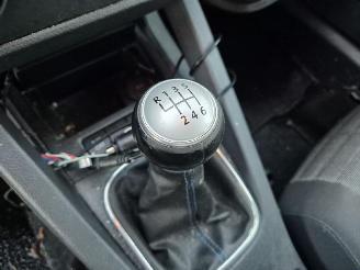 Volkswagen Golf 1.6  FSi picture 7