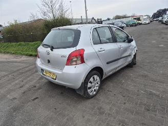 rozbiórka samochody osobowe Toyota Yaris 1.3 2007/4