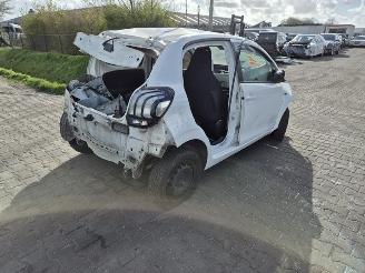 Coche siniestrado Peugeot 108 1.0 2019/6