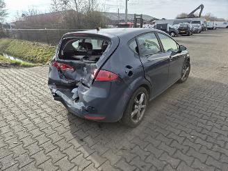 Coche siniestrado Seat Leon 1.6 2008/8