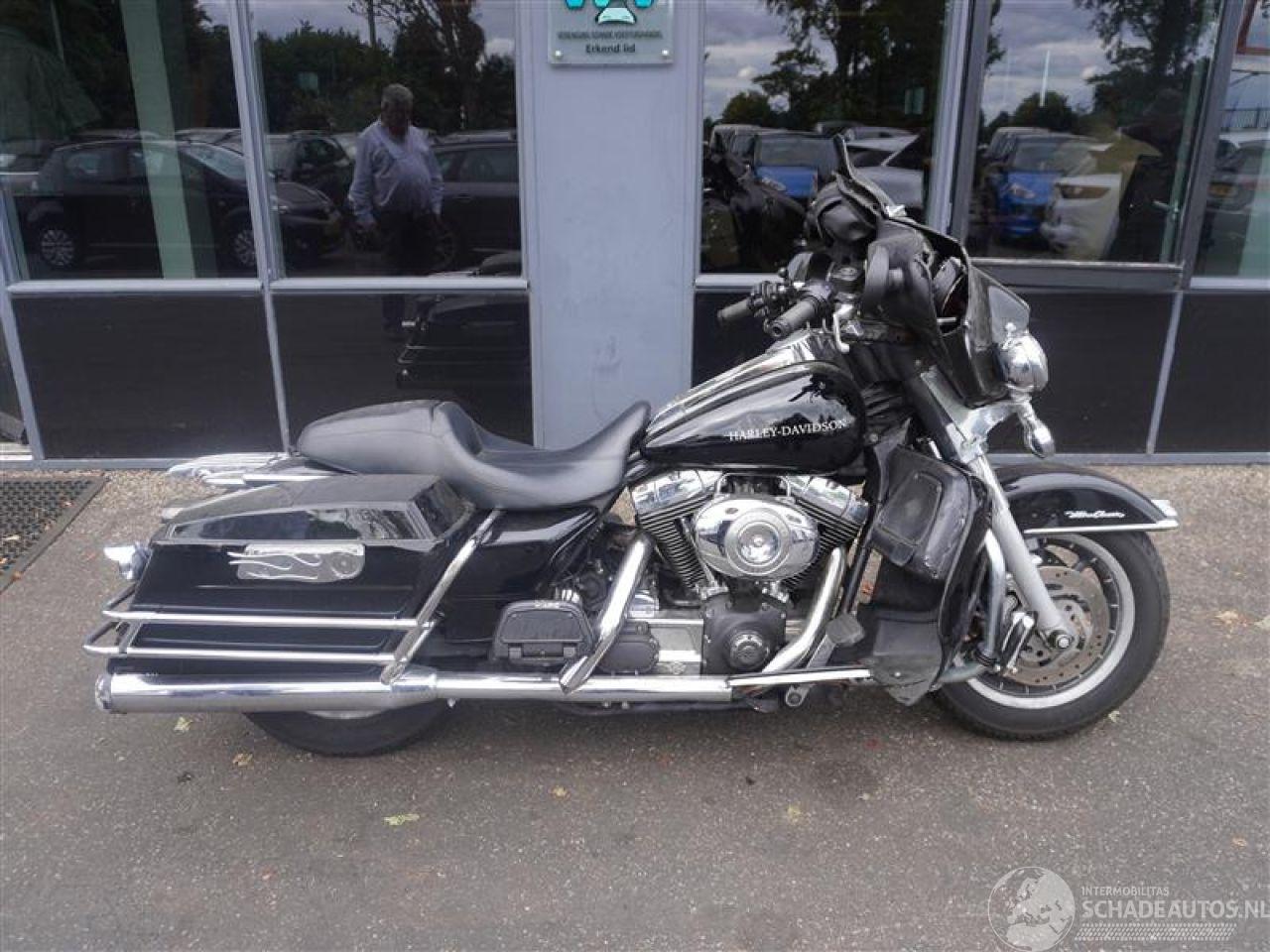 Harley-Davidson  FLHTCUI