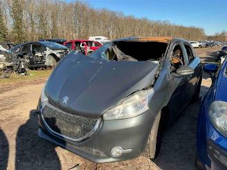 Peugeot 208 208 I (CA/CC/CK/CL), Hatchback, 2012 / 2019 1.2 Vti 12V PureTech 82 picture 2