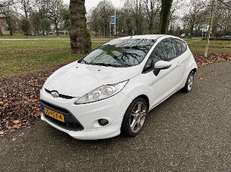 skadebil auto Ford Fiesta  2011/1