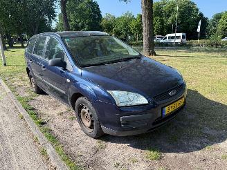 Unfallwagen Ford Focus 74 kW (101 PK)  1596 cc. 2006/6