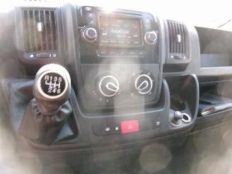 Peugeot Boxer 2.0 HDI Pack picture 25