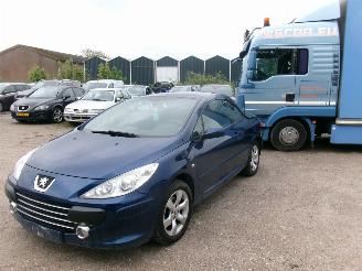 Unfallwagen Peugeot 307 1.6 CC - Cabrio 2006/3