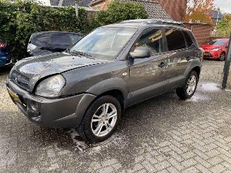 Hyundai Tucson 2.0i Dynamic version Van/Grijs kenteken VASTE PRIJS picture 3