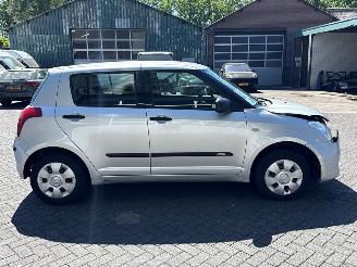 Suzuki Swift 1.3 VVT 16V Hatchback  Benzine 1.328cc 68kW (92pk) FWD picture 6