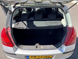 Suzuki Swift 1.3 VVT 16V Hatchback  Benzine 1.328cc 68kW (92pk) FWD picture 9