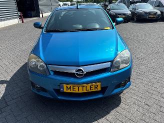 Opel Tigra 1.8 16V Cabrio  Benzine 1.796cc 92kW (125pk) FWD picture 16