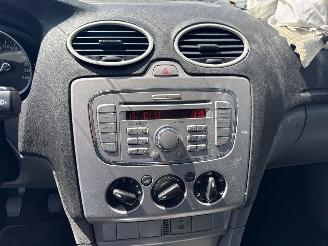 Ford Focus 1.6 16V Hatchback  Benzine 1.596cc 74kW (101pk) FWD picture 13