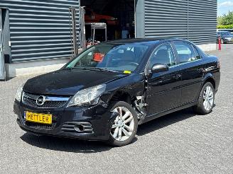 Vaurioauto  passenger cars Opel Vectra 2.2 16V Sedan 4Dr Benzine 2.198cc 108kW (147pk) FWD 2009/5