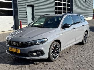 Auto incidentate Fiat Tipo 1.0 T3 12V Combi/o  Benzine 999cc 73kW (99pk) FWD 2021/12