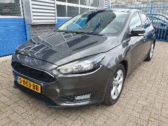 krockskadad bil auto Ford Focus 1.5 Titanium 2016/3