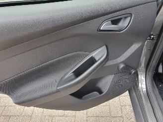 Ford Focus 1.5 Titanium picture 27