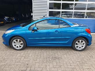 Peugeot 207 1.6 Cabrio picture 2