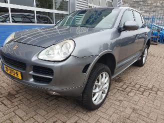 skadebil auto Porsche Cayenne 4.5 S automaat 2003/4