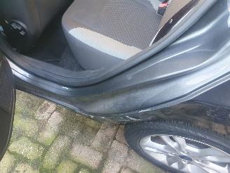 Ford Fiesta 1.0 Titanium picture 11