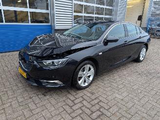 Voiture accidenté Opel Insignia GRAND SPORT 1.5 Turbo Business Executive Automaat 2019/3