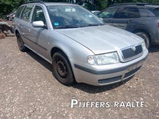 Skoda Octavia Octavia Combi (1U5), Combi 5-drs, 1998 / 2010 1.6 picture 4