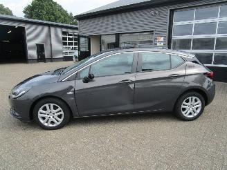 Opel Astra 1.0 Edition 5drs picture 2