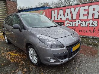 krockskadad bil auto Renault Grand-scenic 1.4 tce celsium 2011/1
