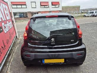 Peugeot 107 1.0 active airco picture 4