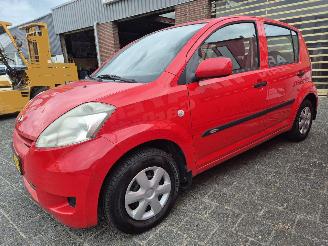 Daihatsu Sirion 1.0 12v trend picture 6