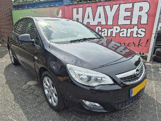 krockskadad bil bedrijf Opel Astra 1.4 turbo edition 2012/6