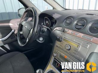 Ford Galaxy  picture 14