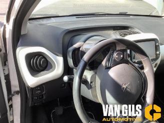 Peugeot 108 108, Hatchback, 2014 1.0 12V picture 16