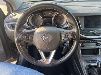 Opel Astra Sports Tourer 1.2 Edition picture 18